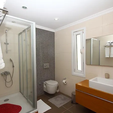 Villa Evoteli Group 5+2 Beaton