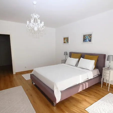 Villa Evoteli Group 5+2 Beaton